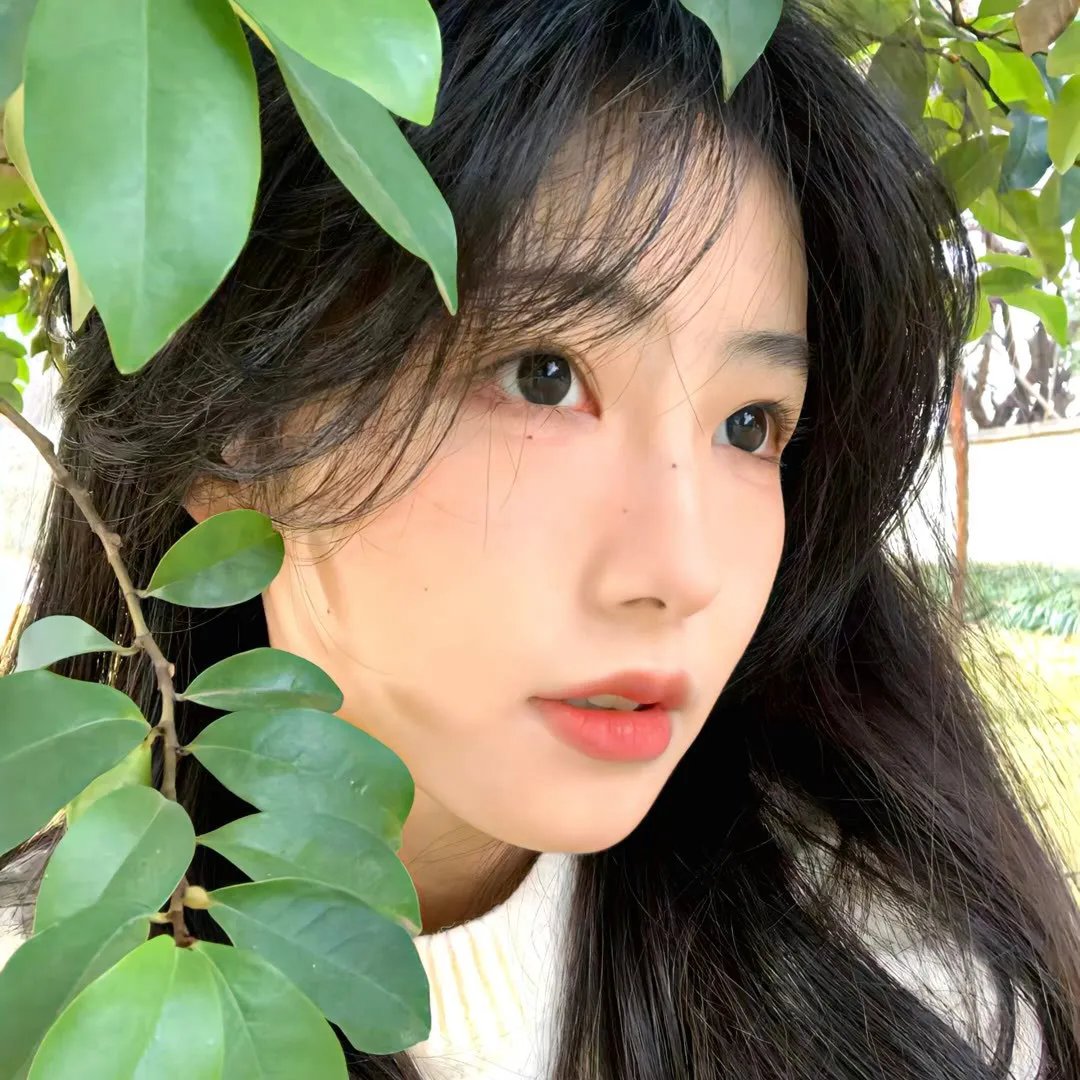 着牛仔裤的钟馗